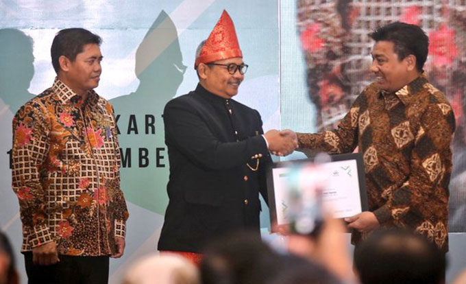 Grup APRIL menerima sertifikasi industri hijau dari Kementerian Industri pada bulan Desember 2019.