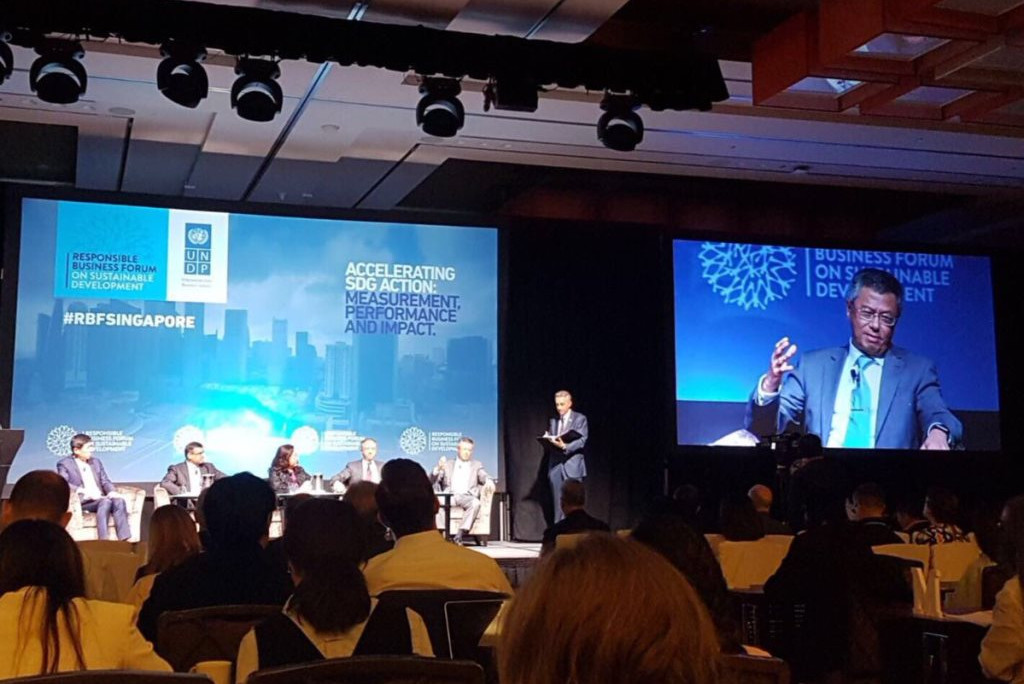 APRIL Group Chairman, Bey Soo Khiang highlights the importance of the Fire Free Village Program at the Responsible Business Forum (RBF), Singapore