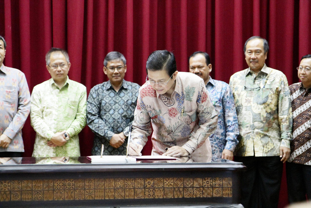 APRIL MD Tony Wenas signs MOU with Government, on Fire-Free Village Program Pilot Project, Jakarta