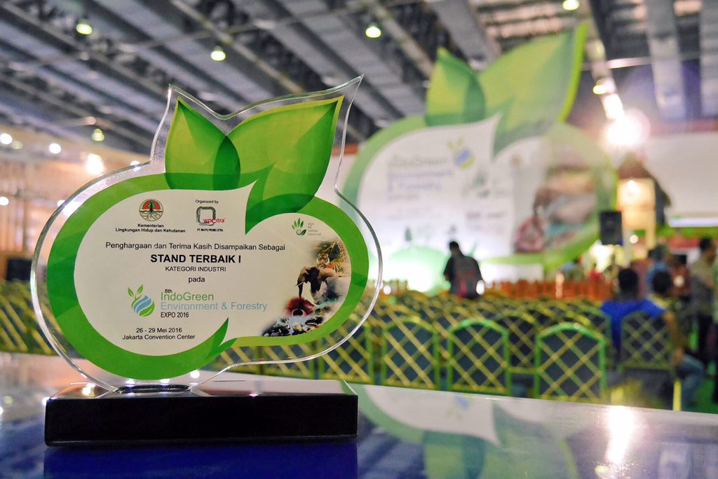 APRIL received award as Best Stand 2016 for Industry Category in IndoGreen