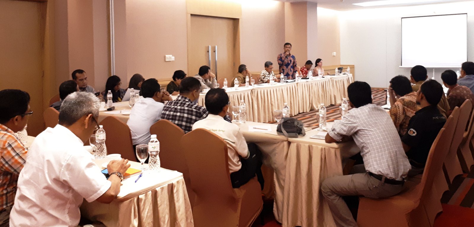 Public Consultation for SFMP 2.0 Indicators Riau Stakeholder Forum Sept 2017 1