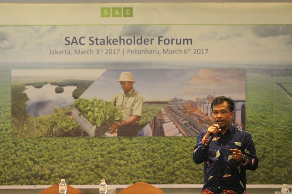 Stakeholder Forums on the Assessment of the Sustainable Forest Management Policy 2.0 Implementation StakeholderForumRFajar 1 — APRIL Asia