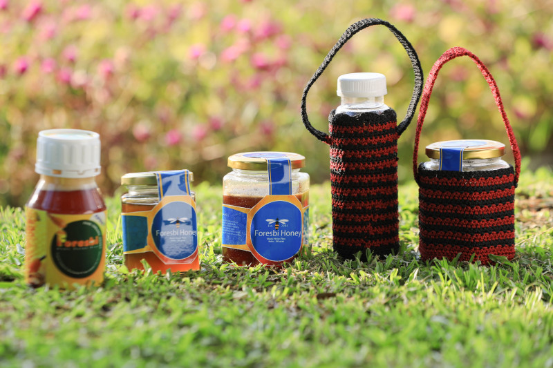 Rapp Preserves Rare Sialang Honey rapp preserves rare sialang honey 02 — APRIL Asia