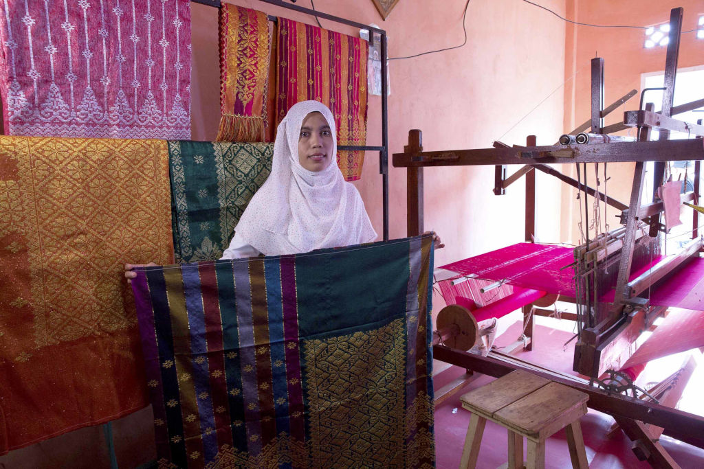 Women Earn Livelihood Through Rapps Cloth Weaving Program